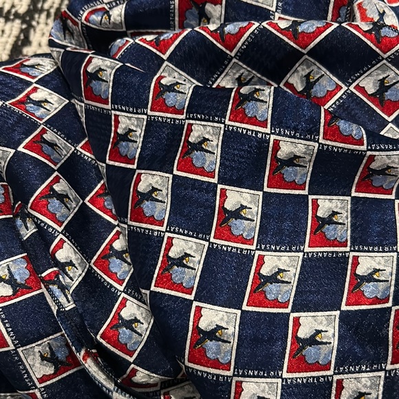 Air Transat Hostess Stewardess scarf - Picture 2 of 3